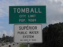 Tomball city limit sign located at the Harris County line on SH 249, showing the city's population in 2000