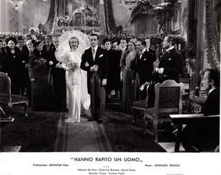 <i>Theyve Kidnapped a Man</i> 1938 Italian film