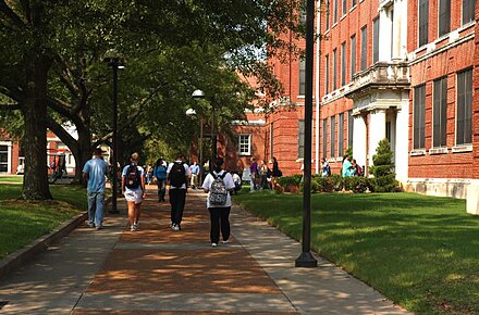 Students walking in front of Manning Hall