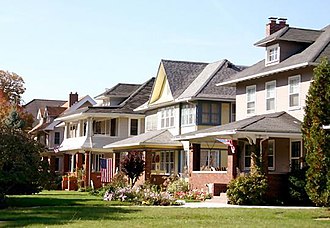 Examples of Harvard Terrace architecture. HarvardTerrace1.JPG