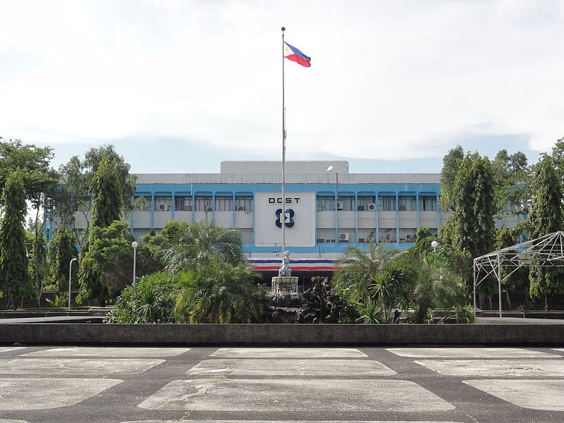 File:Deptartment Of Science And Technology (Dost) - Main Bldg. Front (Gen. Santos Ave., Bicutan, Taguig; 2015-07-02).jpg