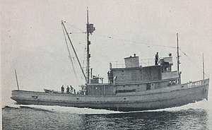 Переделанный сейнер ВМС США YP-400.JPG