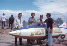 Malewicki shaking hands with Evel Knievel at Twin Falls Lx1mj3-b78896106z.120111230165104000g6m14epgh.1.webp