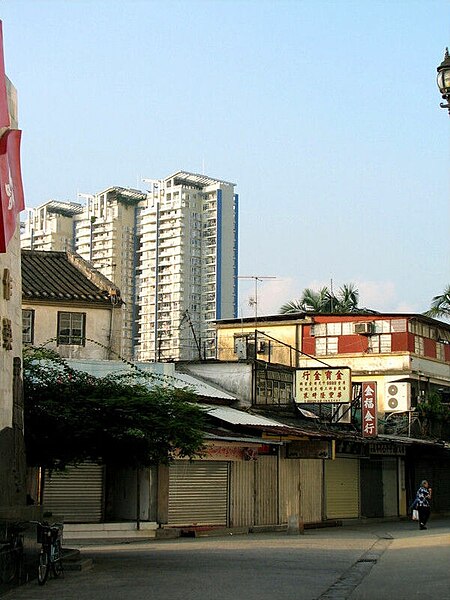 File:Chung Ying street.jpg