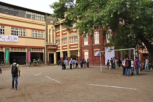 Mary's school. Школа Святой Марии. Школа в Мумбаи. Мумбайская школа. Школа Святого Марселиуса Филиппины.