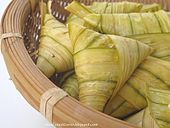 Ketupat daun palas, a triangle version of the ketupat primarily found in Malay Peninsula. Ketupat Palas.jpg