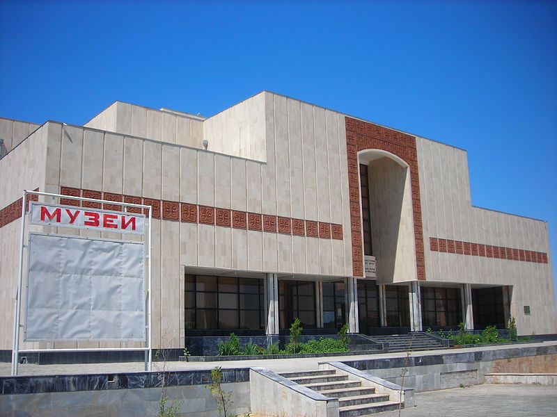 File:Nukus Art Museum.JPG