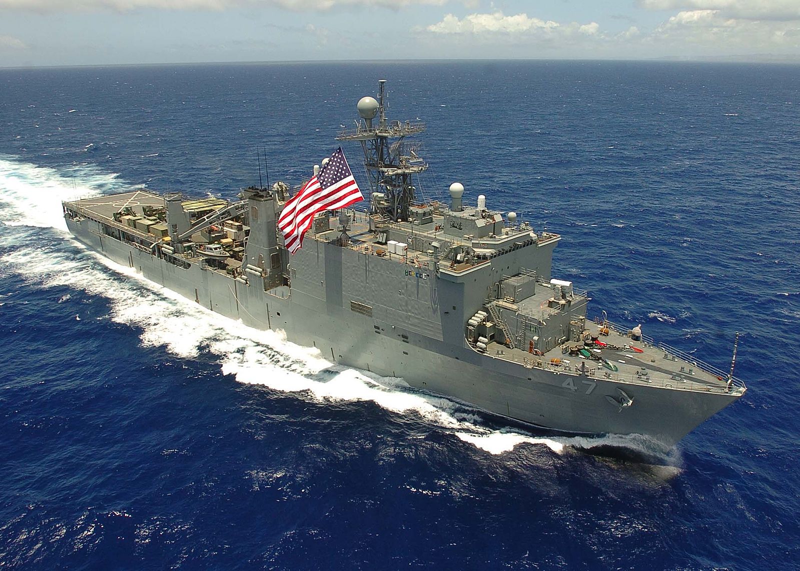 Военные корабли страны. Корабли ВМС США. Военные корабли ВМФ США. Американские десантные корабли. Корабль LSD-47 Rushmore.