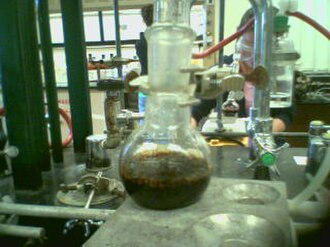 Synthesis of copper(II)-tetraphenylporphyrin, a metal complex, from tetraphenylporphyrin and copper(II) acetate monohydrate.