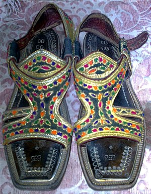 peshawari chappal style