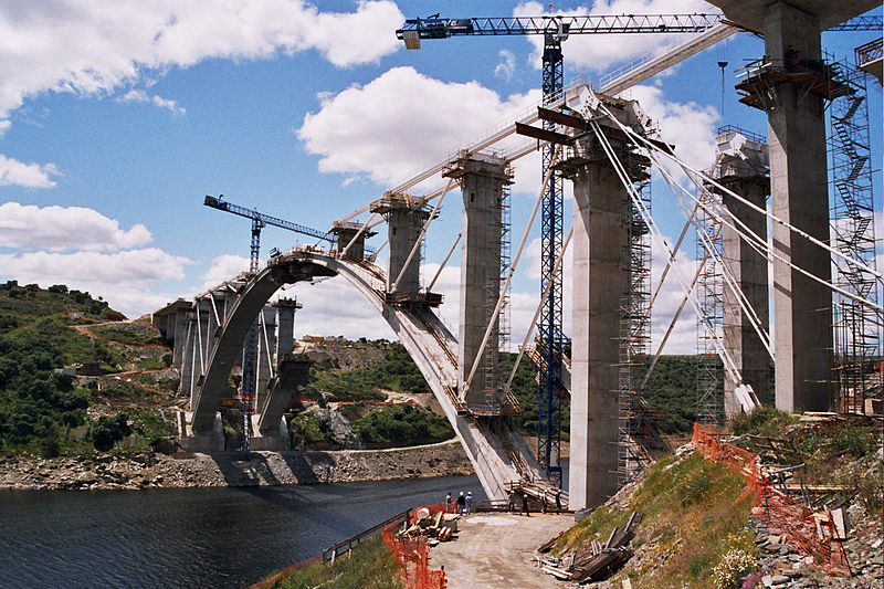 File:Almonte Arch (under construction,May2004).jpg