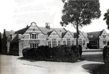 The 1908 school house at Church Lane, Sleaford Sleaford Secondary Modern School 1908 building at Church Lane Sleaford UK - Sleaford Standard 26 July 1974 - reduced size.png