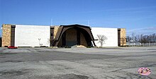 Former Jamesway/Mays store in 2004 Dutchessmall jamesway.jpg