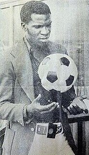 <span class="mw-page-title-main">Emmanuel Mwape</span> Zambian footballer