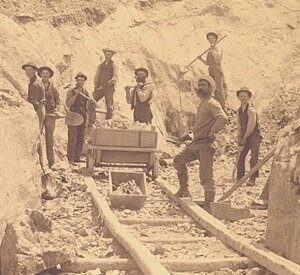 Industrial scale asbestos mining began in 1878 in Thetford township, Quebec. By 1895, mining was increasingly mechanized.