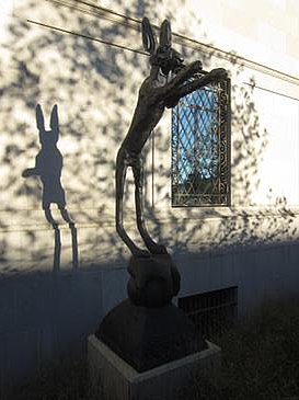 File:Hare on Ball and Claw by Barry Flanagan, Columbus, Ohio, 2018.jpg