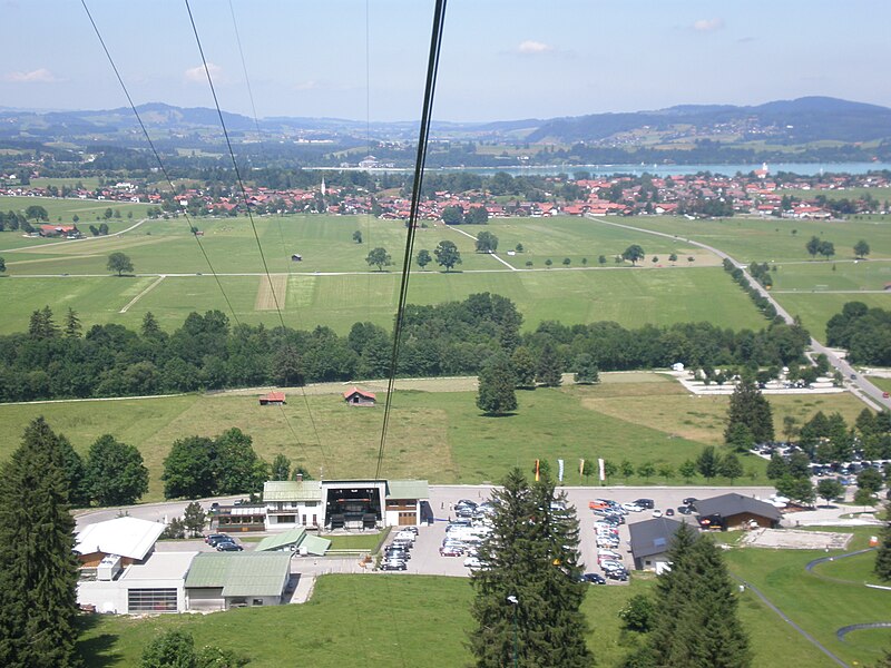 File:Tegelbergbahn Lower Station.jpg