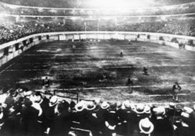 The game was played indoors at Chicago Stadium
