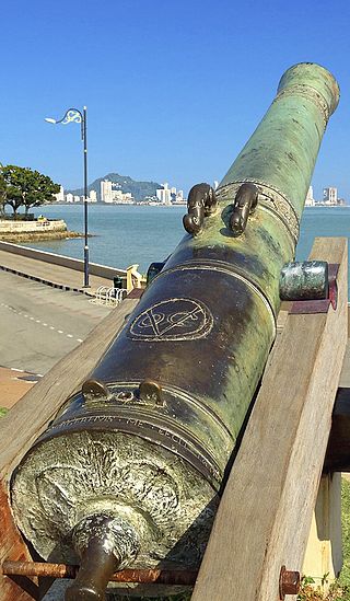 <i>Seri Rambai</i> 17th-century Dutch cannon displayed at Fort Cornwallis in George Town