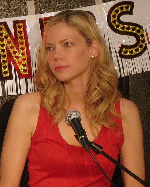 File:Riki Lindhome.jpg