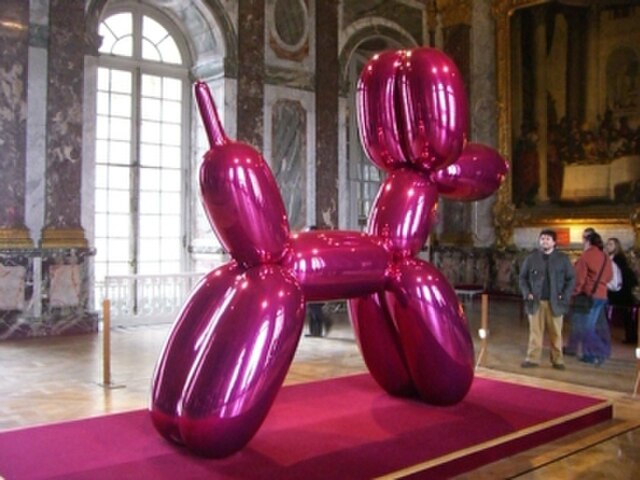 Balloon Dog (Magenta), 1994–2000, mirror-polished stainless steel with transparent color coating, 121 × 143 × 45 in. (307.3 × 363.2 × 114.3 cm), Franç