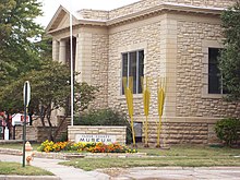 Former Concordia Carnegie Library, now is Cloud County Museum (2007) ConcordiaCarnegieLibrary2007.jpg