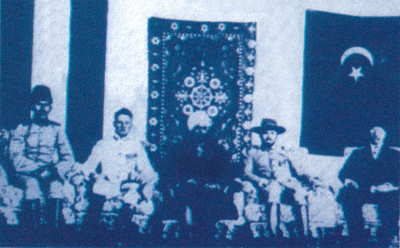 Mahedra Pratap, centre, at the head of the Mission in Kabul, 1915 with the German and Turkish delegates. Seated to his right is Werner Otto von Hentig.