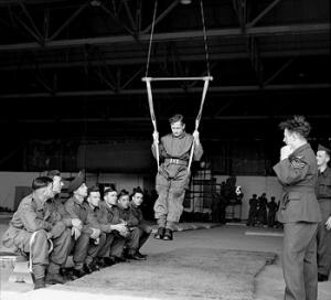 Parachute training (1942)