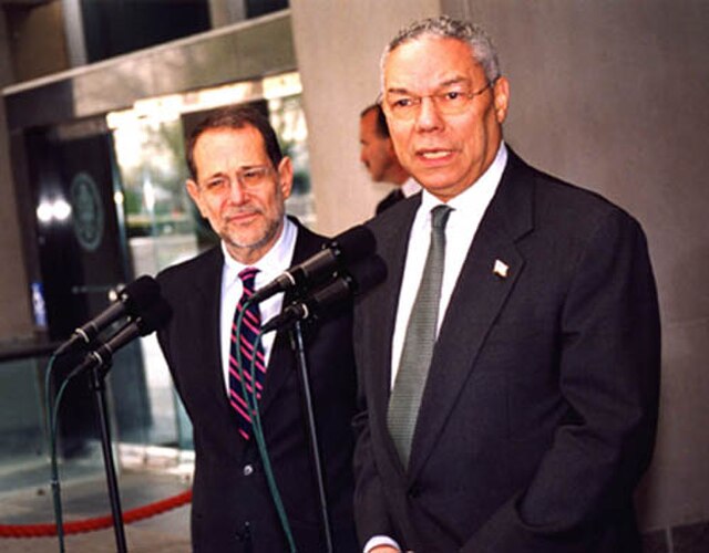 Solana with Colin Powell in April 2003