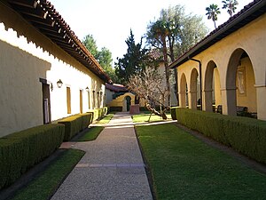 Mission San Fernando Rey de Espana gardens San Fernando Mission 010a.jpg