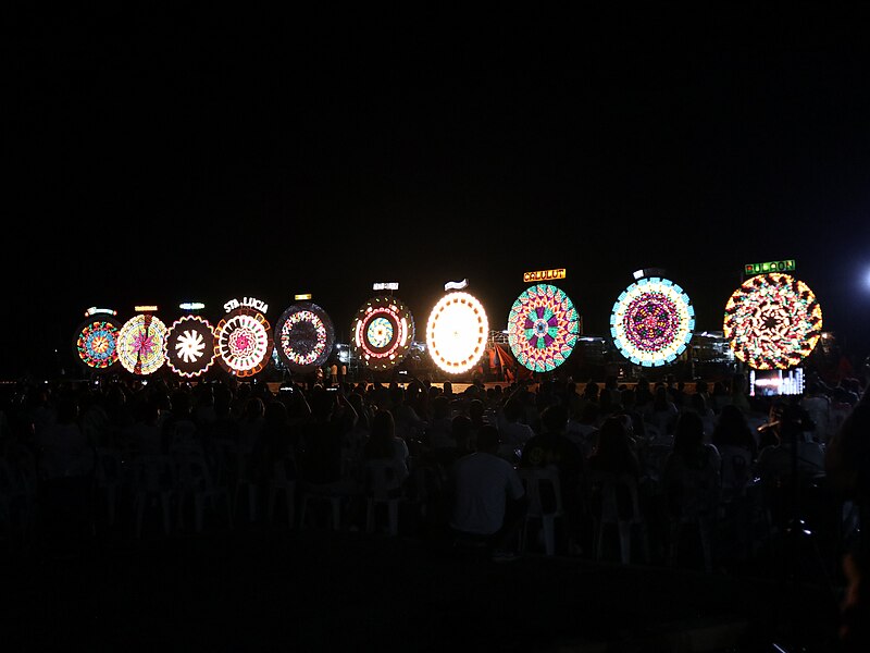 File:Giant Lantern Festival 2023 Competition Starmills Round 3 3 (San Fernando, Pampanga; 12-16-2023).jpg