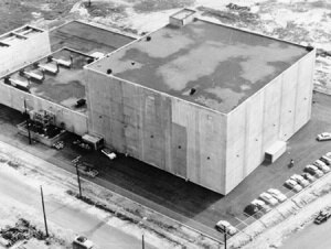 The 4-story SAGE blockhouses with 3.5 acres (1.4 ha) of floor space "were hardened [for] overpressures of" 5 psi (34 kPa). A shorter adjoining buildin