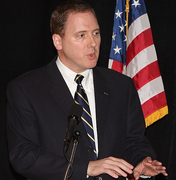 File:Chuck DeVore Speaking.jpg