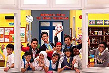 The cast as they appeared in Season 1. Waktu rehat cast.jpg