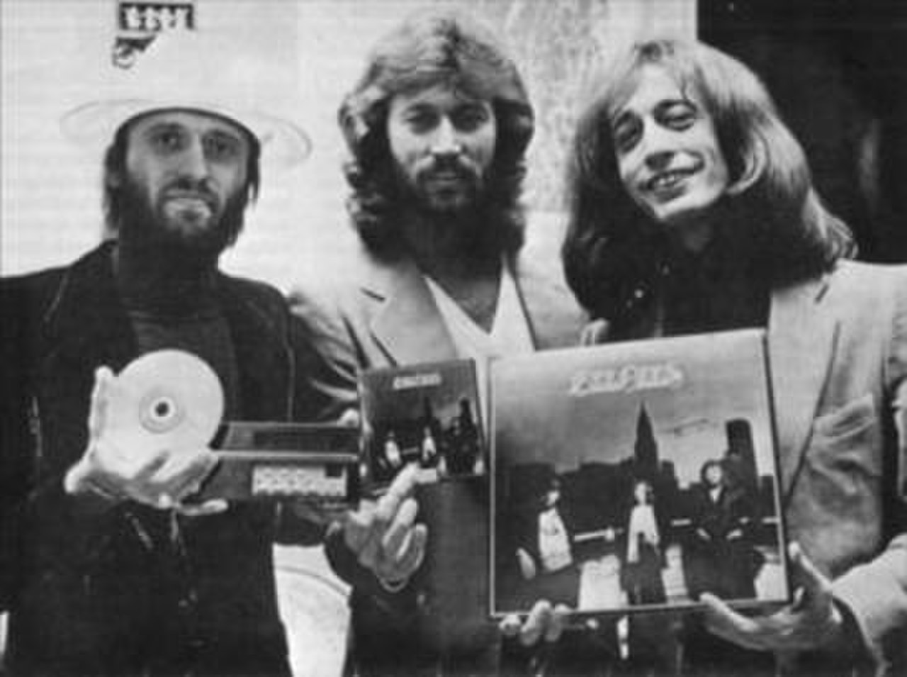 Living eyes. Bee Gees 1st. Bee Gees "Living Eyes". Bee Gees - 1965 - the Bee Gee's Sing and Play 14 Barry Gibb Songs. 1966 - The Bee Gee's Sing and Play 14 Barry Gibb Songs.