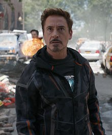 Robert Downey Jr., Avengers Infinity War'da Tony Stark rolünde.