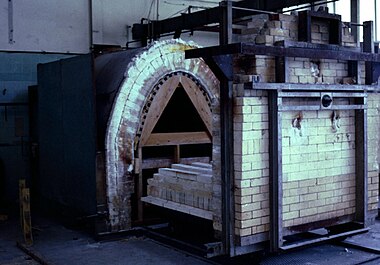 A catenary arch kiln used for firing high temperature electron tube grade aluminium oxide ceramics