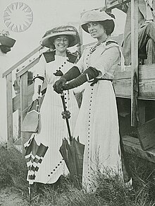 Matilde Moisant (left) and Harriet Quimby, the first two women in the United States to obtain pilot certificates (photo circa 1911–1912)