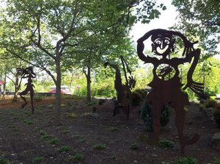 <i>Three Figures</i> Sculpture by Mark Bulwinkle in Portland, Oregon