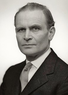 <span class="mw-page-title-main">David Renton</span> British politician (1908–2007)