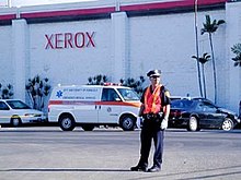 Policía en el edificio de Xerox (asesinatos de Xerox en 1999) .jpg