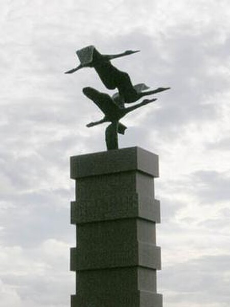 The emigrants' memorial statue.