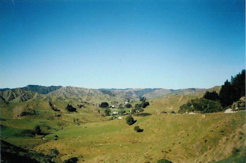 File:Tututawa from saddle.jpg