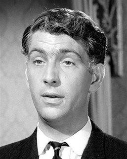 James Villiers English actor (1933–1998)