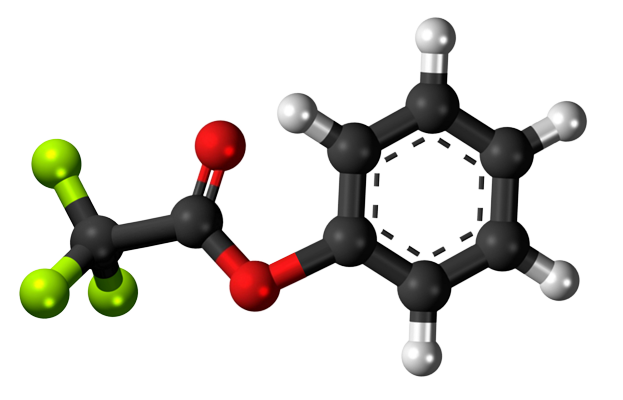 Dosiero:Phenyl trichloroacetate 3D.png