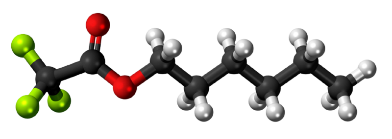 Dosiero:Hexyl trichloroacetate 3D.png