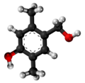 4-Hidrokso-2,5-dumetilbenzila alkoholo