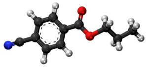 Propila 4-cianobenzoato