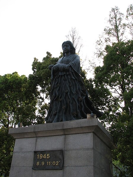 Fail:Nagasaki monument.jpg