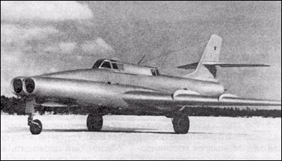 پرونده:Il-40front.jpg